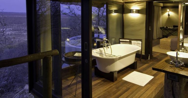 Little Ongava bathroom with freestanding bath