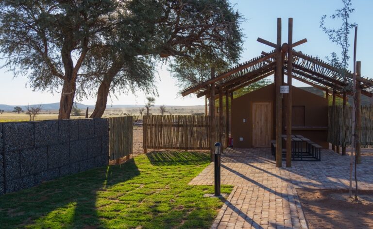 Taleni Desert Camp – covered group cooking and wash-up boma