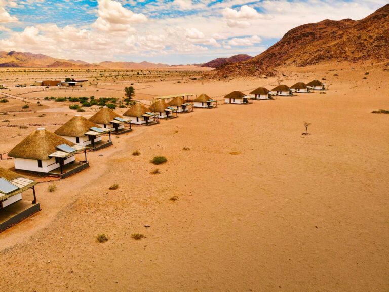 Desert Homestead Lodge – aerial cottage view