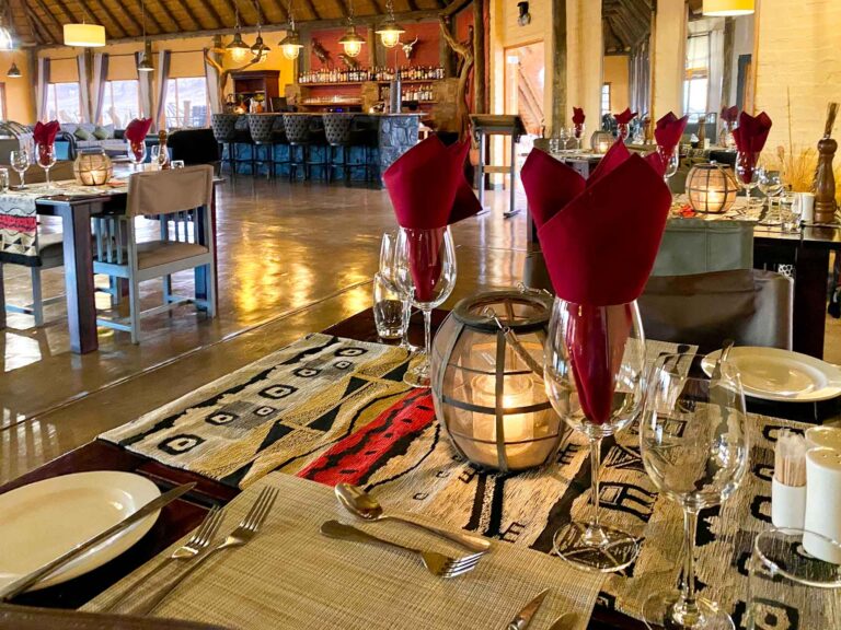 Desert Homestead Lodge – set dinner table