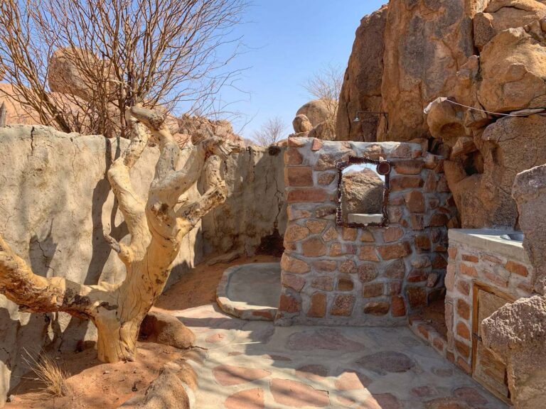 Madisa Camp – open-air rock bathroom