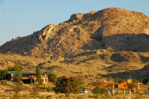 Desert Horse Inn beneath the surrounding mountains